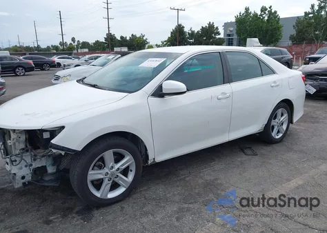 2013 Toyota Camry Se z USA, uszkodzony, nr VIN 4T1BF1FK0DU688890